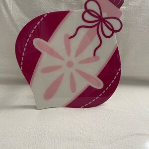 NWT Ashland Pink and White Decorative Stand / Table Riser